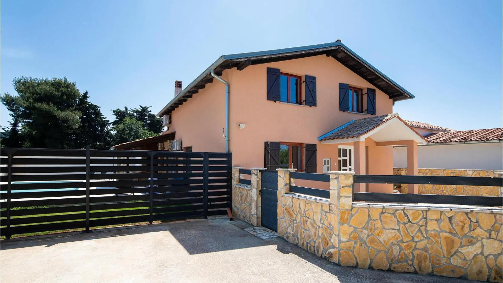 Nice Home In Medulin With Kitchenette 0*,